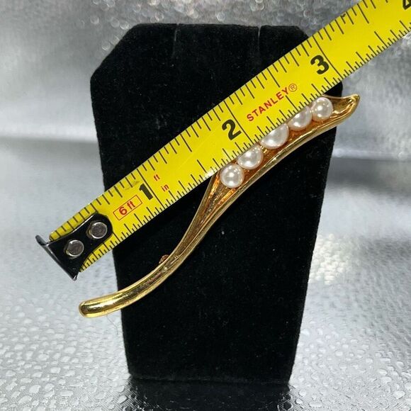 Vintage Graduated Faux Bubble Pearl Gold Tone Bar Pin Brooch Timeless Elegance - Picture 2 of 6